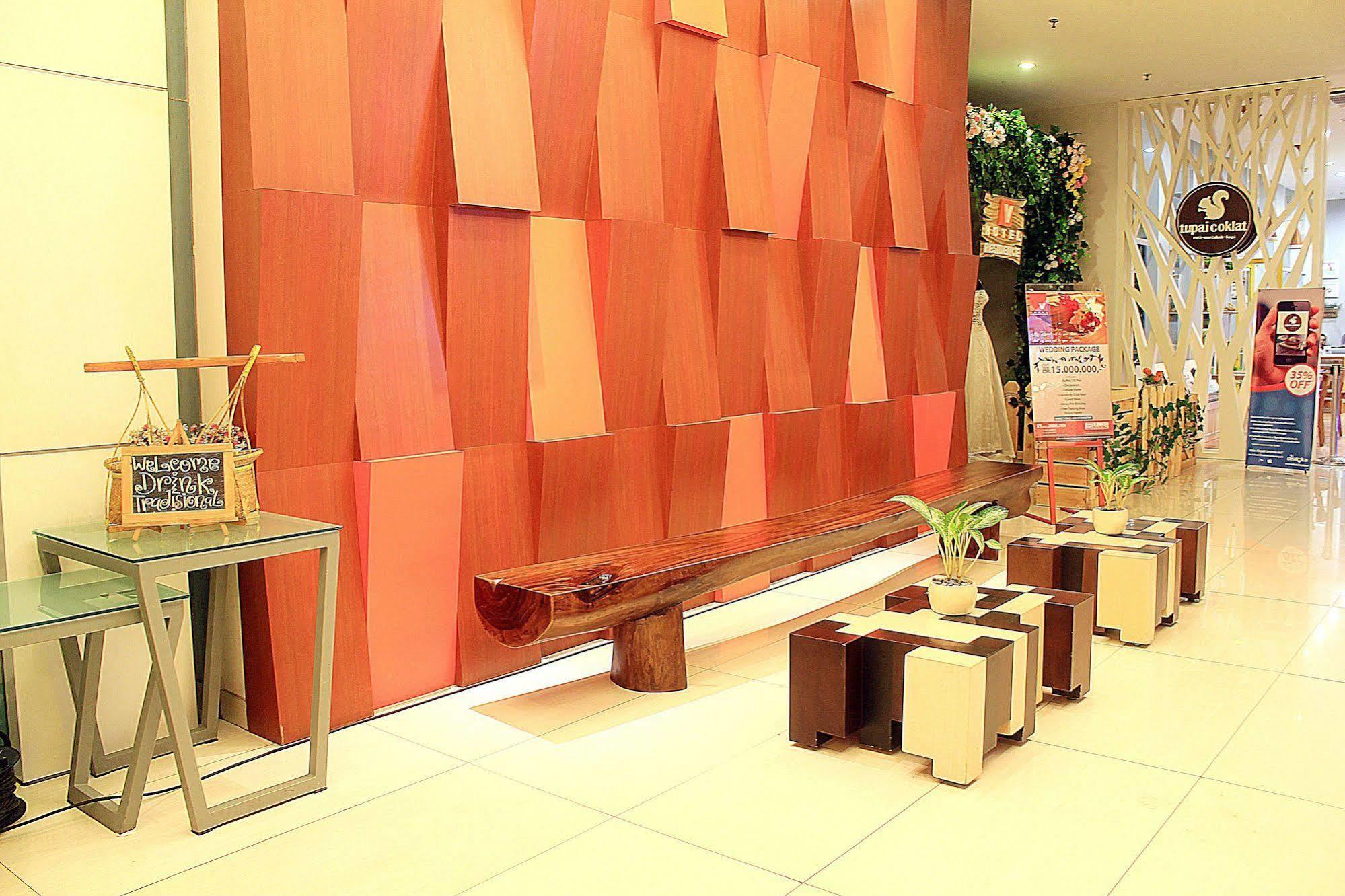 Zen Premium Setrawangi Raya 3*