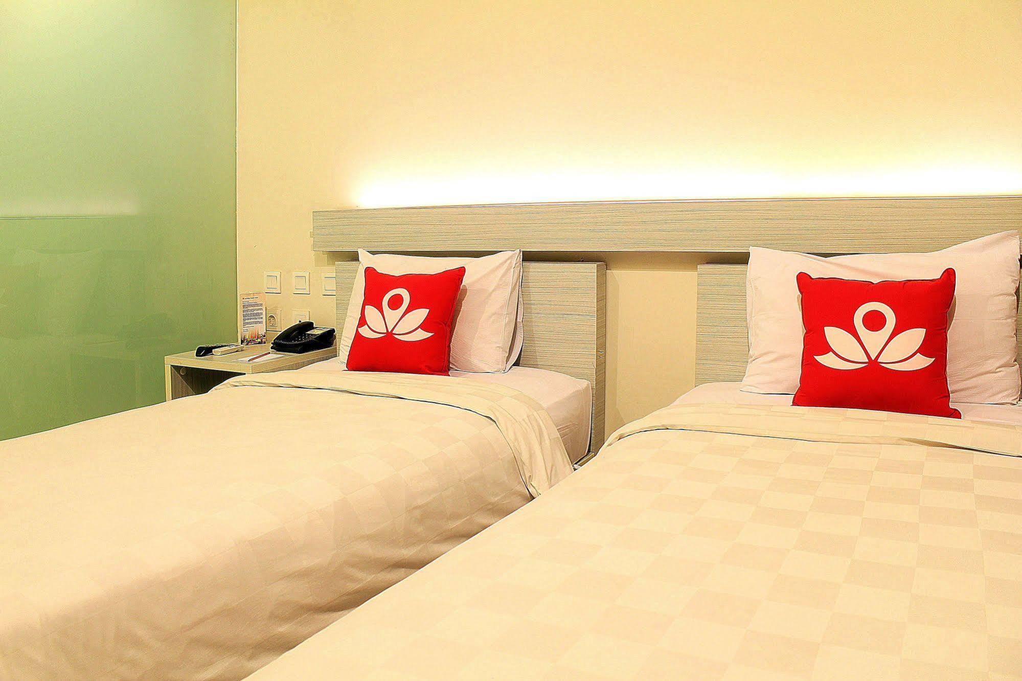 Zen Premium Setrawangi Raya Hotel Bandung
