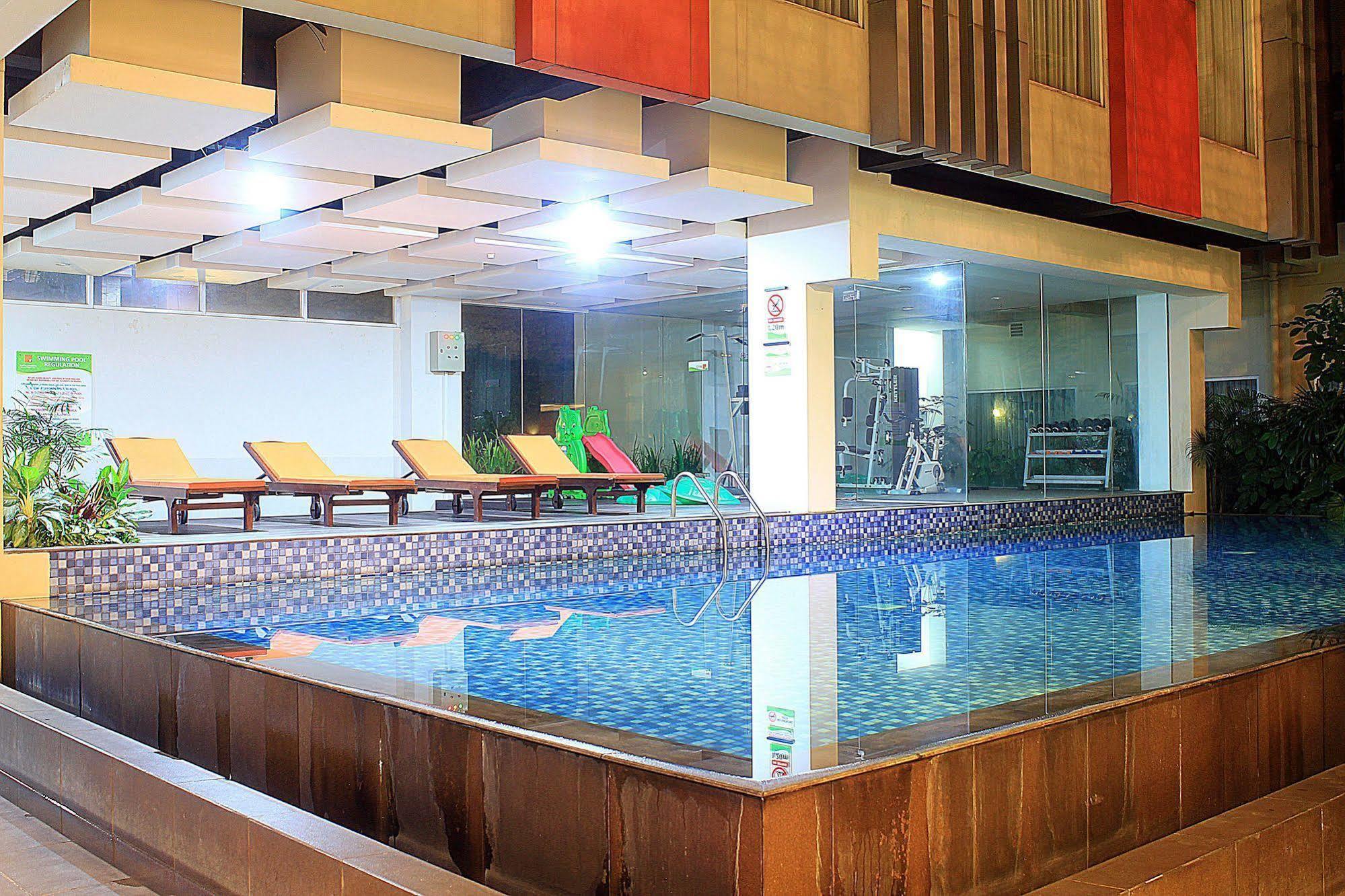Zen Premium Setrawangi Raya 3* Bandung